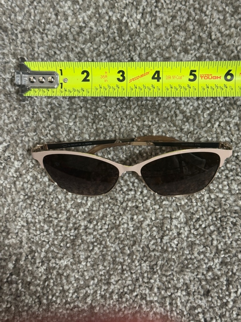 O by Oscar de la Renta Taupe Frame Sunglasses with Brown Lenses and Gold Accents - Picture 7 of 7